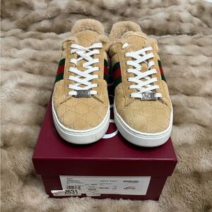 Gucci Beige Sneakers with Red and Green Stripes